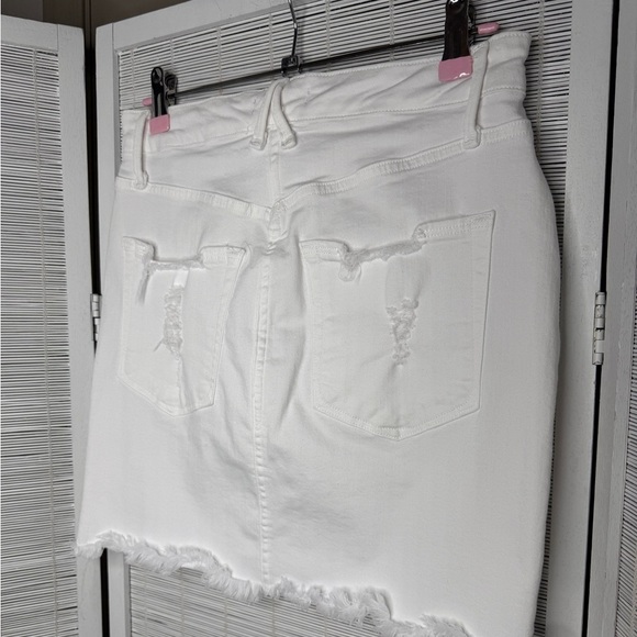Good American White Distressed Denim Skirt Size 2 - Picture 4 of 8
